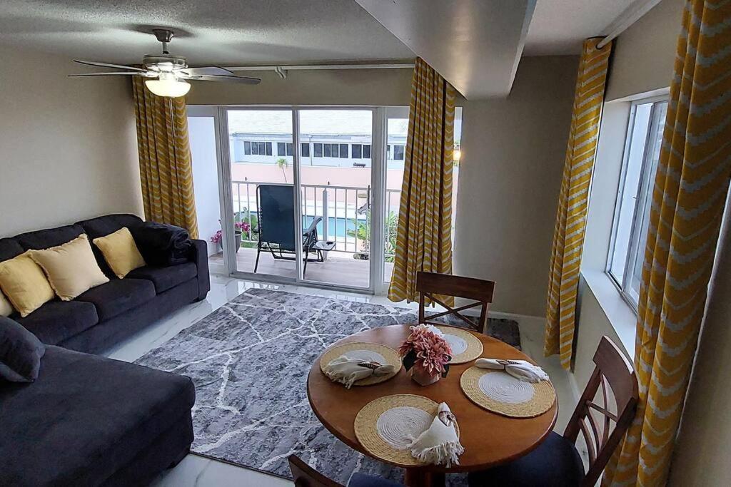 Nassau Harbour Cozy 2 Bedroom Condo Eksteriør bilde